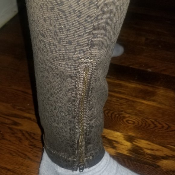 Joie Park Skinny Jeans | cropped leopard-print cotton-blend twill skinny pants - Picture 8 of 8